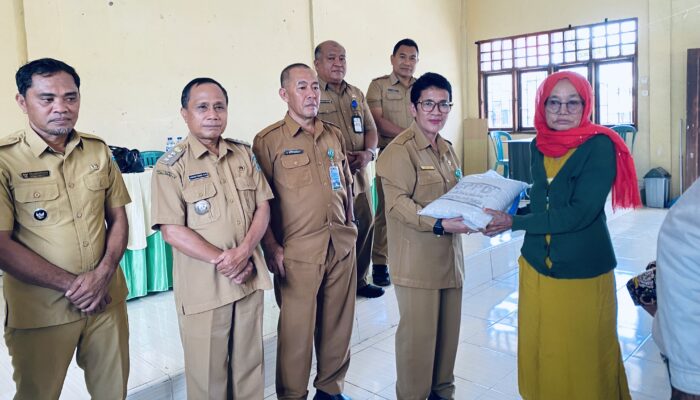 100 Warga Desa Toraut Tengah Terima Bantuan Beras CPPD Kabupaten Bolmong