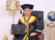 Bupati Yusra Alhabsyi Resmi Sandang Gelar Magister di Unsrat Manado